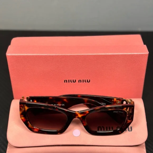 Miu Miu Tortoise Shell Sunglasses - Picture 7 of 10
